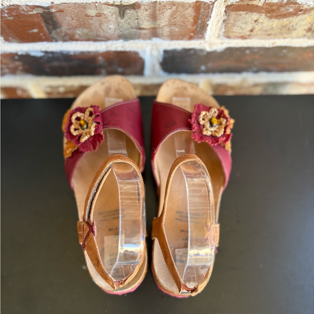 Think! Julia Backstrap Red Leather Floral Sandals Size EU 38 - Picture 4 of 16